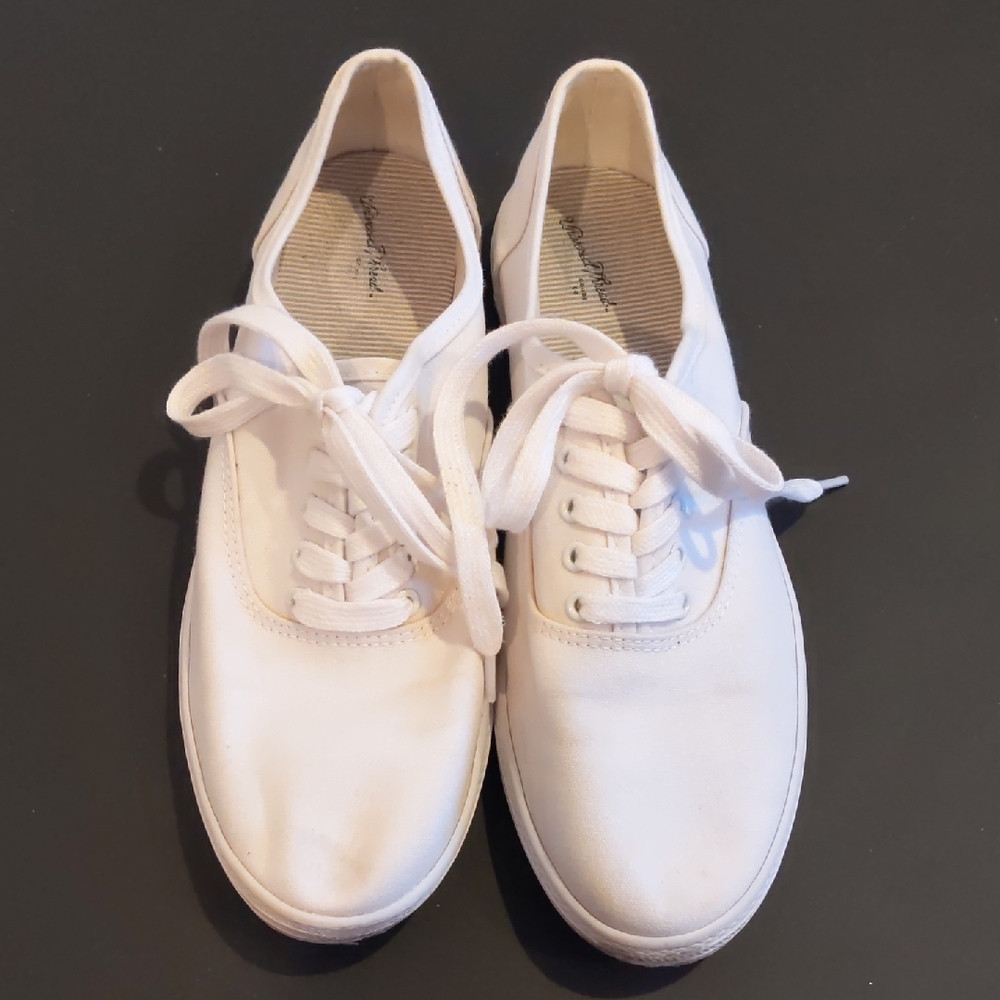 Universal Thread White Women's Sneakers